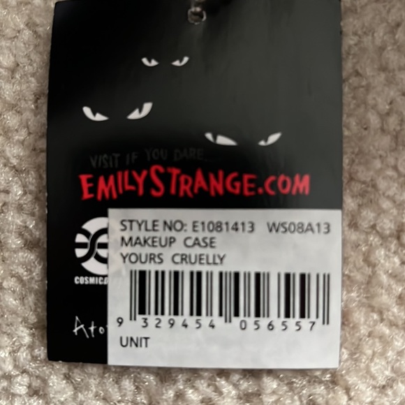 NWT- Emily The Strange Vintage Make up Bag. - Picture 13 of 14